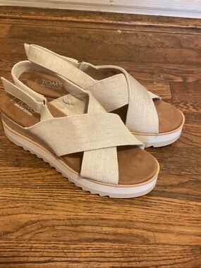 TOMS Cream Cross-Strap Platform Slingback Sandals